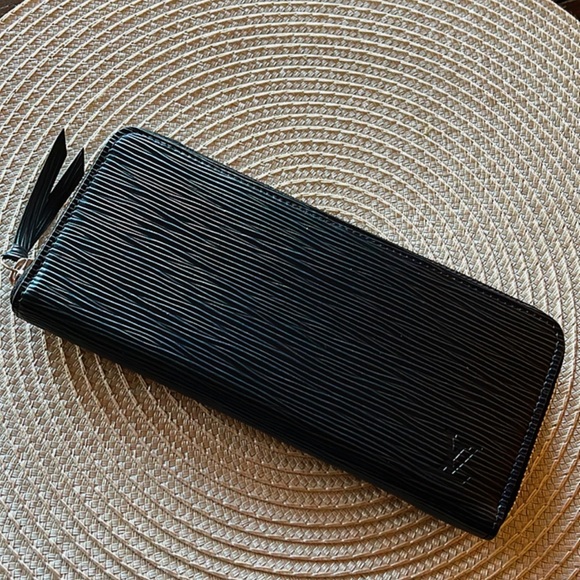 LOUIS VUITTON CLÉMENCE WALLET - Picture 7 of 11